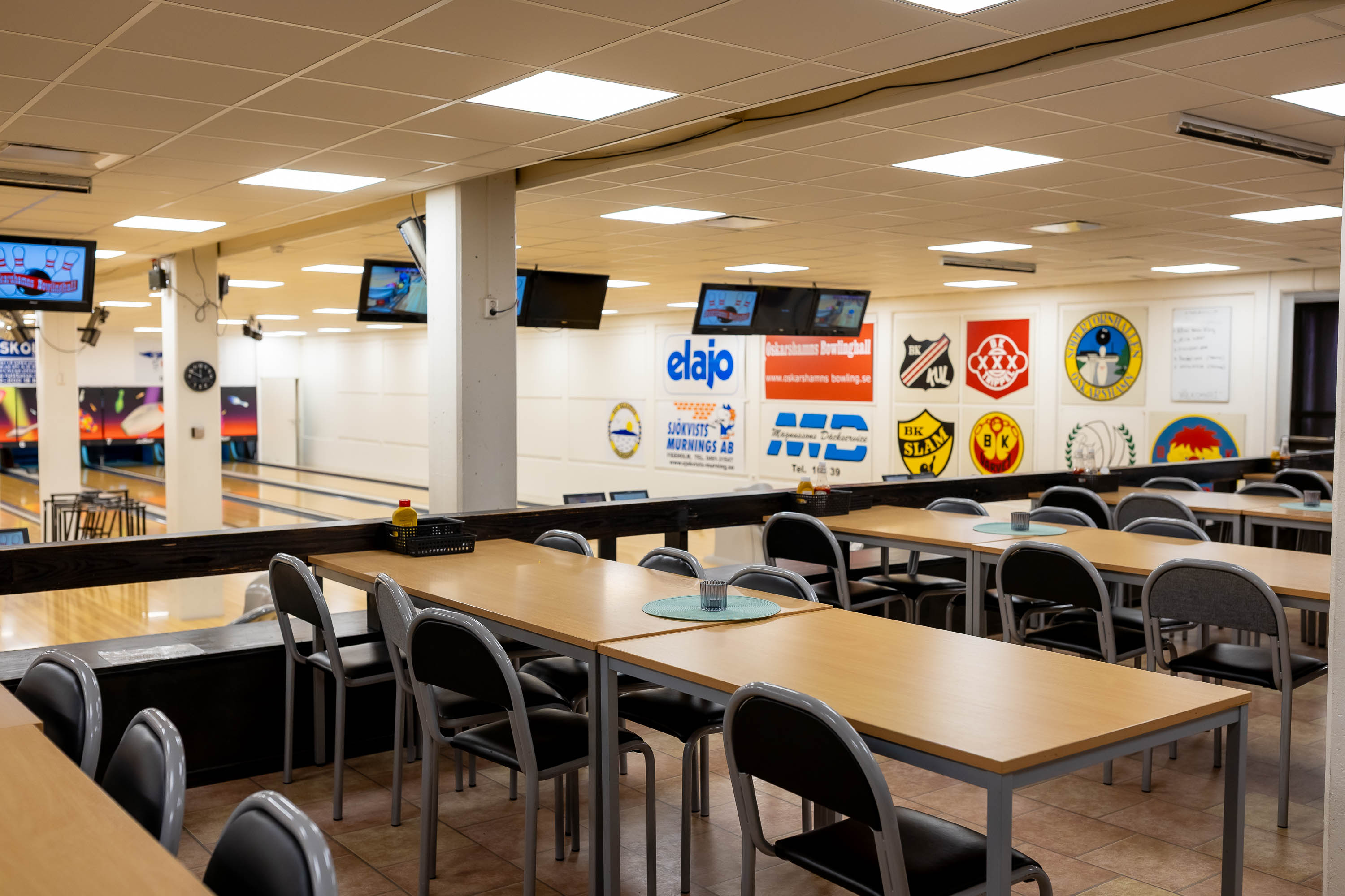 Sittplatser i bowlinghallen